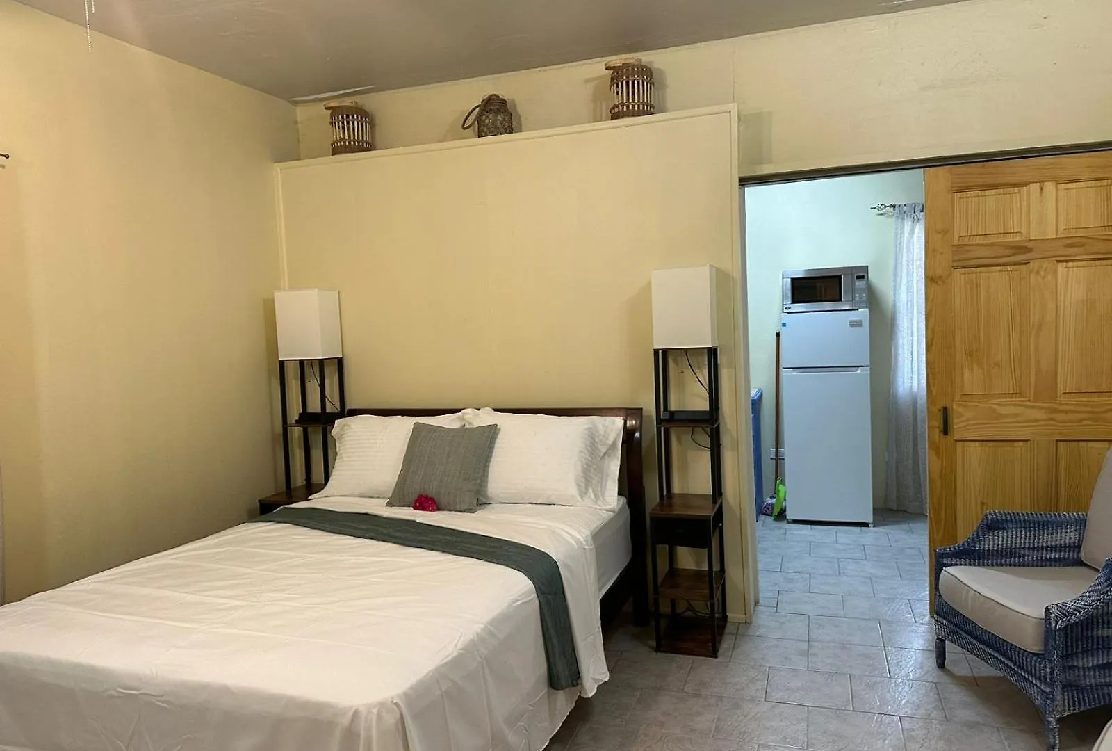 Sea-Renity Hideaway Apartment Woods