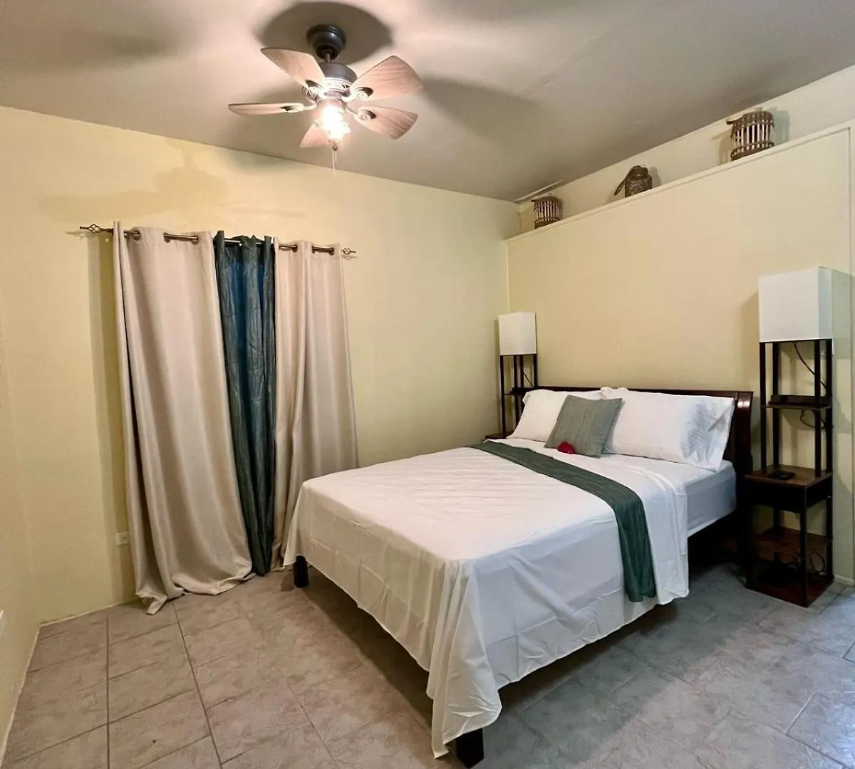 Sea-Renity Hideaway Apartment Woods 0*,